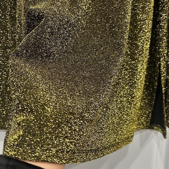 MICHAEL MICHAEL KORS
Printed Crew Neck Blouse w/ Tags - Picture 3 of 9